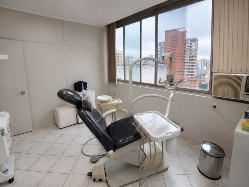 Dentista no Centro (República) - Dra Ana Glaucia Jesus em República